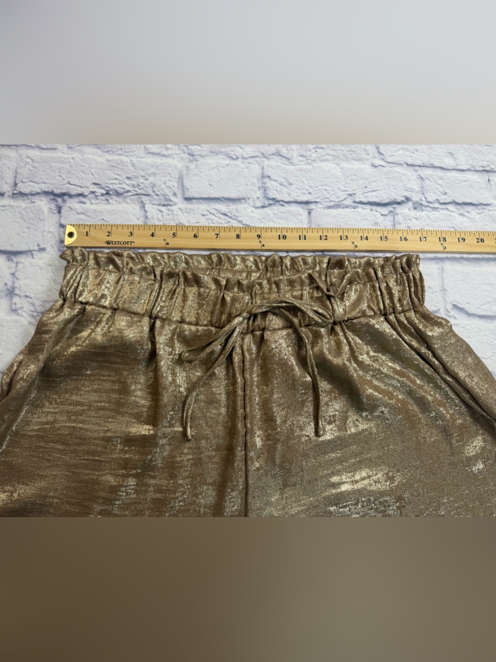 Metallic Gold Wide-Leg Women's Pants with Elastic Waist. Size 1X - Picture 3 of 9